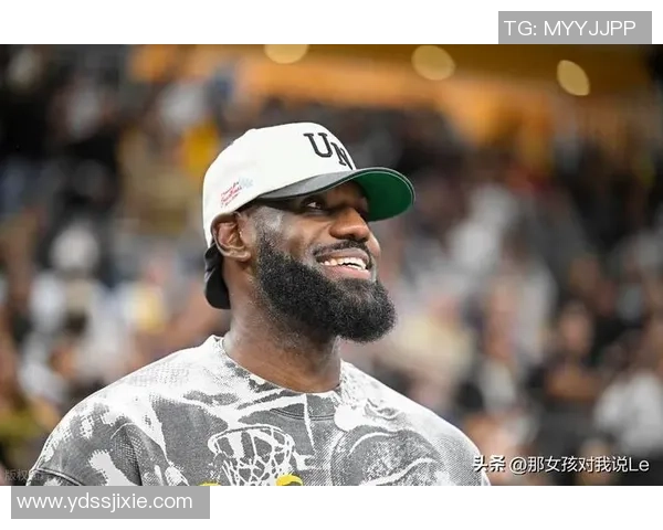 詹姆斯足球明星庆祝动作揭秘引发球迷热议与模仿潮流